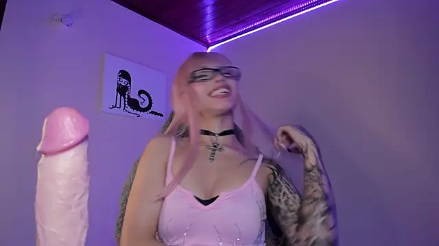 Snapshot of satanbabee chatting on January 2025 03:48:01 AM satanbabee online show from January 2025 03:48:01 AM