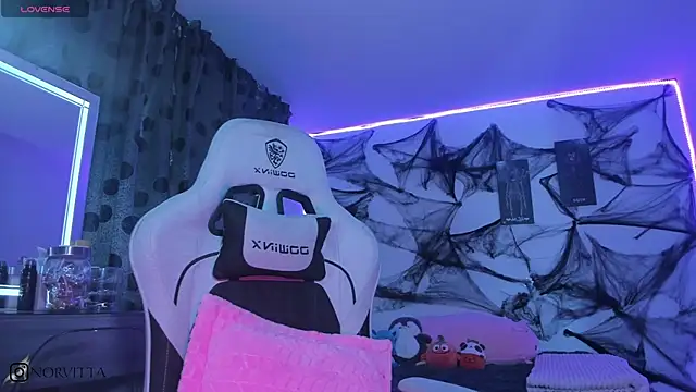 Snapshot of satanbabee chatting on October 2025 11:36:01 PM satanbabee online show from October 2025 11:36:01 PM