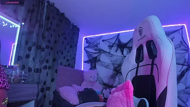 Snapshot of satanbabee chatting on October 2025 11:35:01 PM satanbabee online show from October 2025 11:35:01 PM