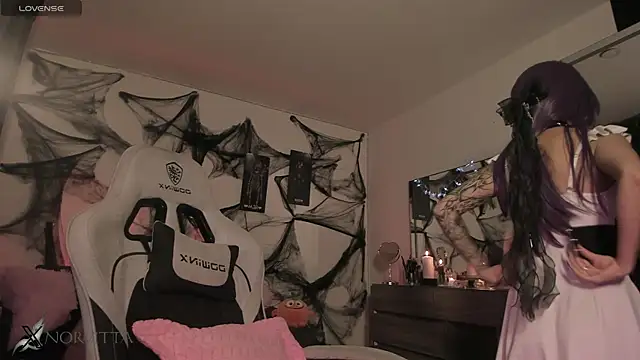 Snapshot of satanbabee chatting on October 2025 10:53:02 PM satanbabee online show from October 2025 10:53:02 PM