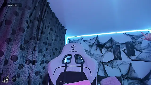 Snapshot of satanbabee chatting on November 2025 12:57:02 AM satanbabee online show from November 2025 12:57:02 AM