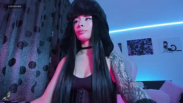 Snapshot of satanbabee chatting on November 2025 01:33:02 AM satanbabee online show from November 2025 01:33:02 AM