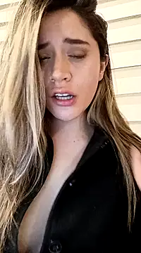 maliciaworld online show from December 2024 12:21:02 AM