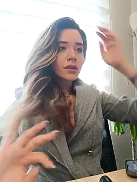 maliciaworld online show from February 2025 05:03:02 PM