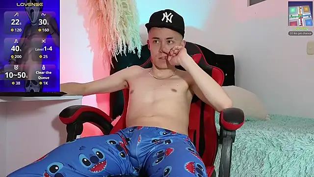 Snapshot of Elian_Cooper chatting on November 2025 02:10:02 AM Elian Cooper online show from November 2025 02:10:02 AM