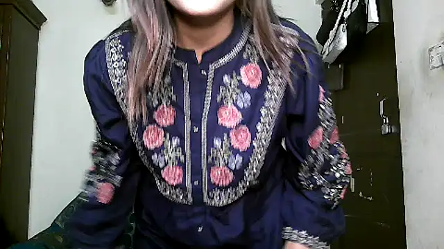 Snapshot of Princess_noorjahan chatting on February 2025 09:47:02 PM Princess noorjahan online show from February 2025 09:47:02 PM