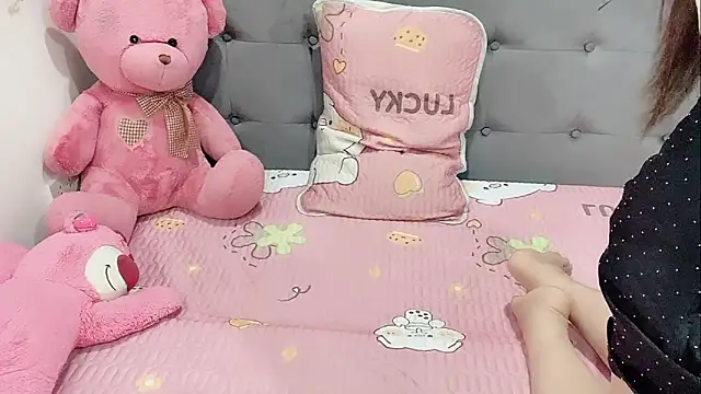 Funikio online show from October 2025 01:06:02 AM