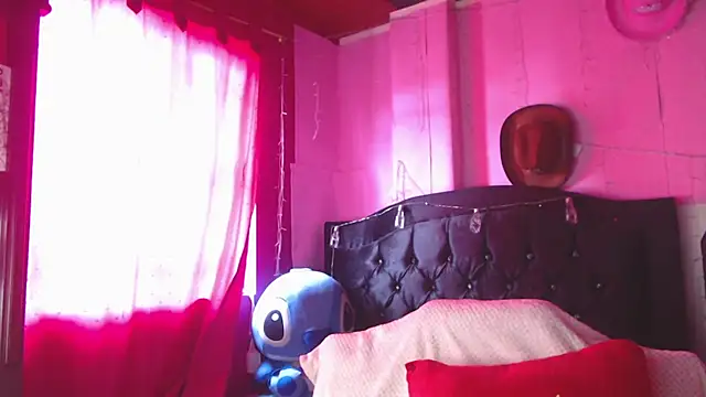 Snapshot of NikkiRous_ chatting on June 2026 02:33:01 PM NikkiRous online show from June 2026 02:33:01 PM