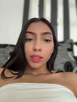 Snapshot of Ema_azel chatting on May 2026 12:32:01 PM Ema azel online show from May 2026 12:32:01 PM