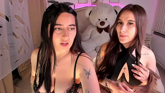 Snapshot of cami_cruzz chatting on October 2025 10:42:02 PM cami cruzz online show from October 2025 10:42:02 PM