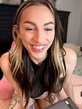 BrattyBae xo online show from May 2026 04:46:01 PM