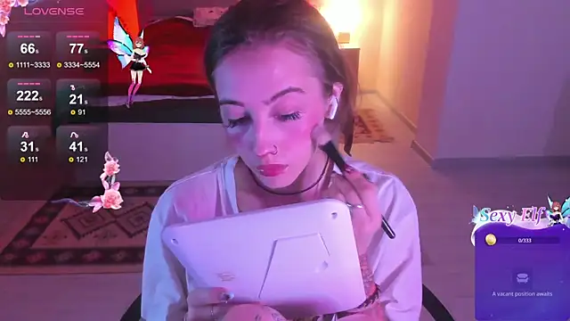 Snapshot of MelodyElf chatting on April 2026 12:28:01 PM MelodyElf online show from April 2026 12:28:01 PM