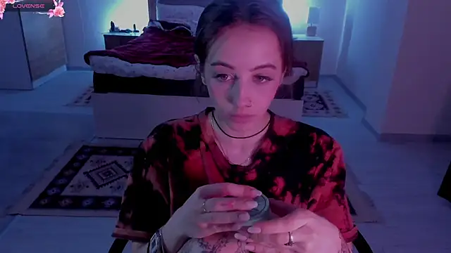 Snapshot of MelodyElf chatting on April 2026 04:07:01 PM MelodyElf online show from April 2026 04:07:01 PM