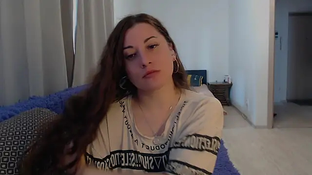Snapshot of Helen_Adams_ chatting on July 2026 06:21:02 AM Helen Adams online show from July 2026 06:21:02 AM
