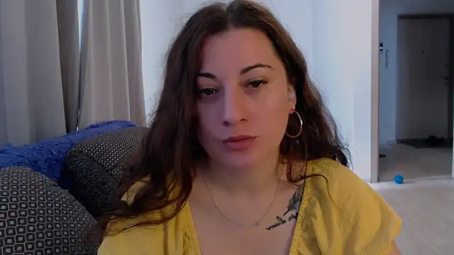 Snapshot of Helen_Adams_ chatting on July 2026 05:44:01 AM Helen Adams online show from July 2026 05:44:01 AM