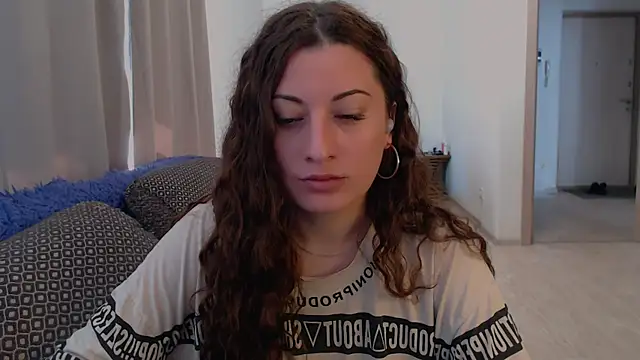 Snapshot of Helen_Adams_ chatting on July 2026 06:27:01 AM Helen Adams online show from July 2026 06:27:01 AM
