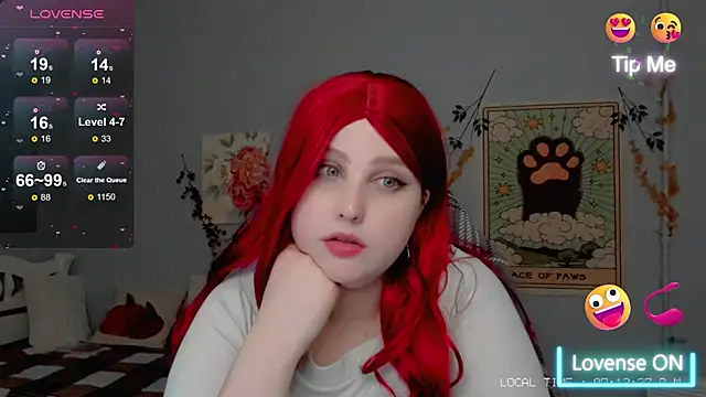 Crystal Chris online show from October 2025 05:04:02 PM