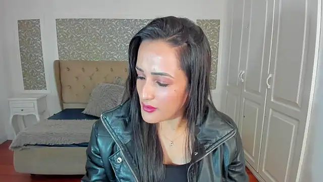 KimWessel  online show from October 2025 07:36:02 PM