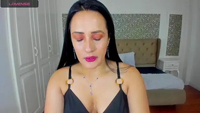 KimWessel  online show from February 2026 05:17:02 PM