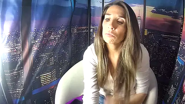 SarahStarr2020 online show from November 2025 06:18:02 PM