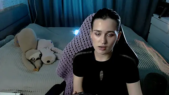 KiraYammy online show from July 2026 10:38:02 PM