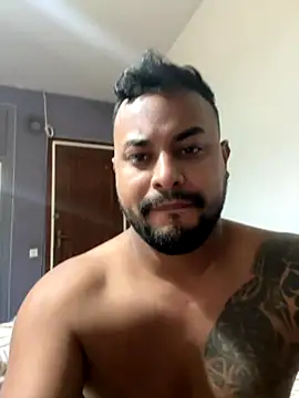 erick31jose online show from December 2025 08:27:01 PM