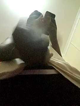 Snapshot of Gifttheskimaskboy chatting on December 2024 09:17:01 PM Gifttheskimaskboy online show from December 2024 09:17:01 PM