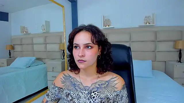 AnnyThompson  online show from November 2025 08:30:02 PM