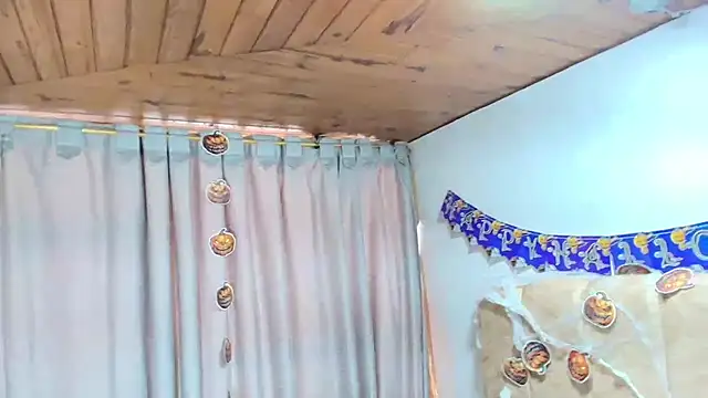 Zoe Curvy online show from November 2025 12:39:02 PM