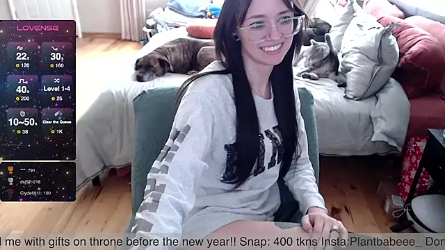 Snapshot of Plantbabeee chatting on January 2025 07:56:02 PM Plantbabeee online show from January 2025 07:56:02 PM