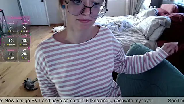 Snapshot of Plantbabeee chatting on October 2025 03:31:01 PM Plantbabeee online show from October 2025 03:31:01 PM