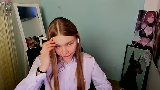 Molly sweetie online show from January 2025 10:01:01 AM