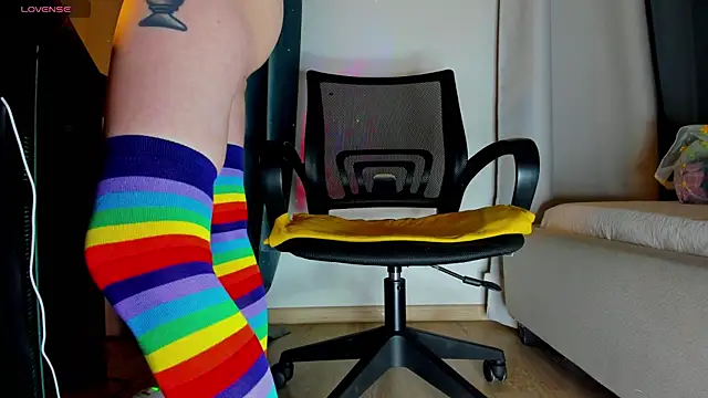 HunnyWifey online show from November 2025 08:52:02 PM