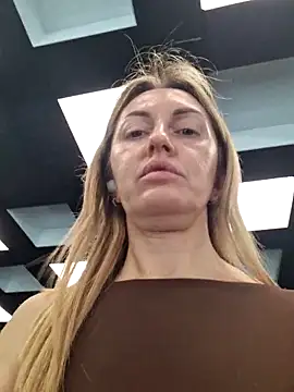 Miss    Mia  online show from February 2026 11:54:01 AM