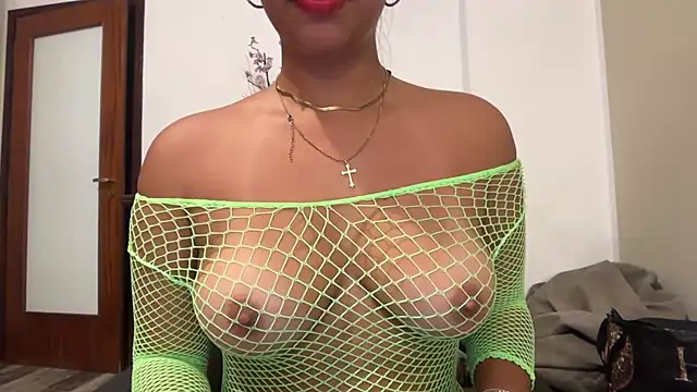 Snapshot of Dulce_latingirl chatting on July 2026 08:11:01 PM Dulce latingirl online show from July 2026 08:11:01 PM