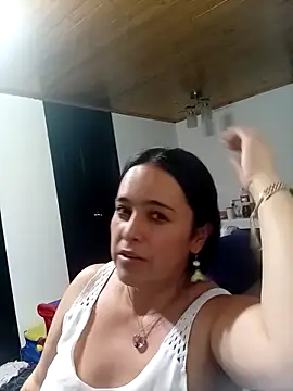 Snapshot of MagicStephany_ chatting on February 2026 01:43:02 AM MagicStephany online show from February 2026 01:43:02 AM