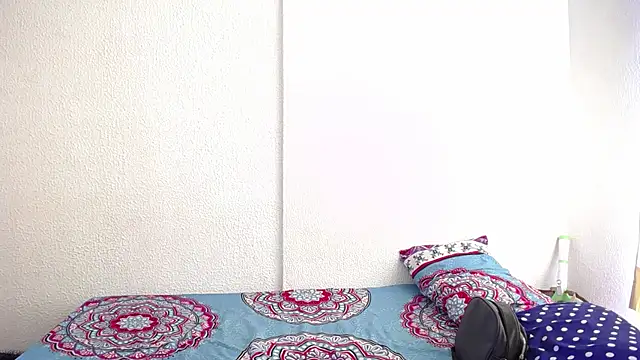  joanne and oliver  online show from November 2025 05:45:02 PM