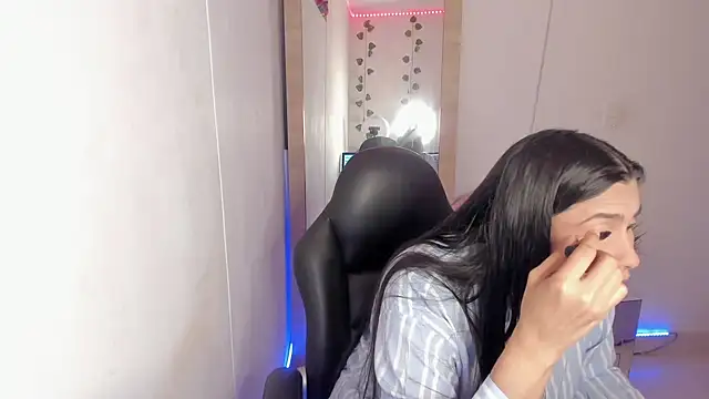 Snapshot of hellensexy chatting on December 2024 08:55:02 PM hellensexy online show from December 2024 08:55:02 PM