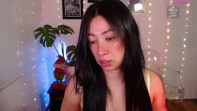 Snapshot of lilyy_evanss chatting on December 2024 11:03:02 PM lilyy evanss online show from December 2024 11:03:02 PM