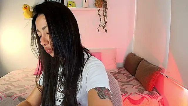 Snapshot of lilyy_evanss chatting on January 2026 08:12:01 PM lilyy evanss online show from January 2026 08:12:01 PM