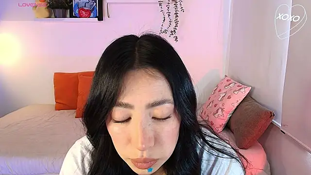 lilyy evanss online show from April 2026 10:26:01 PM