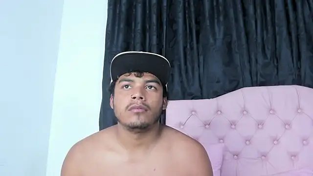 Snapshot of Applehot_LRR chatting on February 2025 08:22:01 AM Applehot LRR online show from February 2025 08:22:01 AM