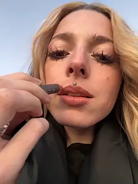 LoraaDoll online show from September 2025 03:50:01 PM