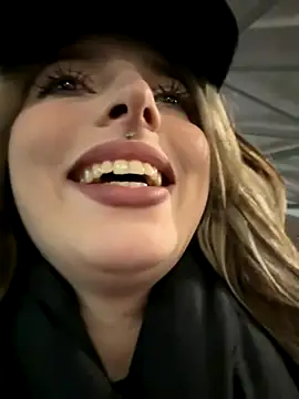 LoraaDoll online show from November 2025 03:04:01 PM