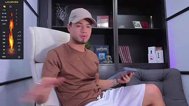 EdwardRoss  online show from February 2025 08:13:01 PM