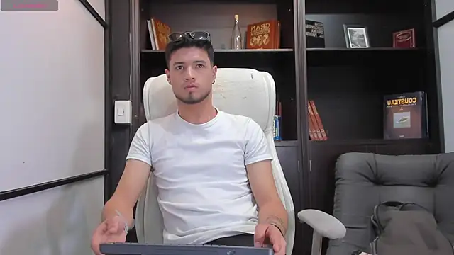 EdwardRoss  online show from March 2025 07:50:02 PM