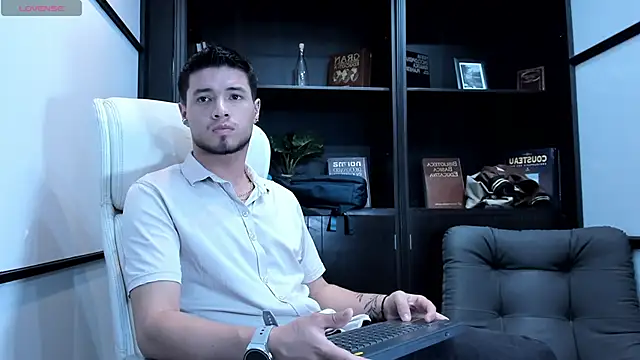 EdwardRoss  online show from March 2025 07:48:02 PM