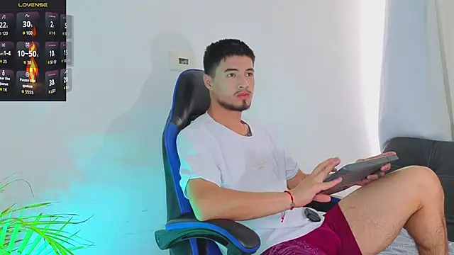 EdwardRoss  online show from February 2026 08:13:01 PM