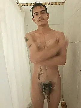 Snapshot of LYZBORNHD chatting on December 2024 03:03:02 AM LYZBORNHD online show from December 2024 03:03:02 AM