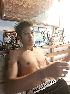 Snapshot of LYZBORNHD chatting on December 2024 06:05:02 PM LYZBORNHD online show from December 2024 06:05:02 PM